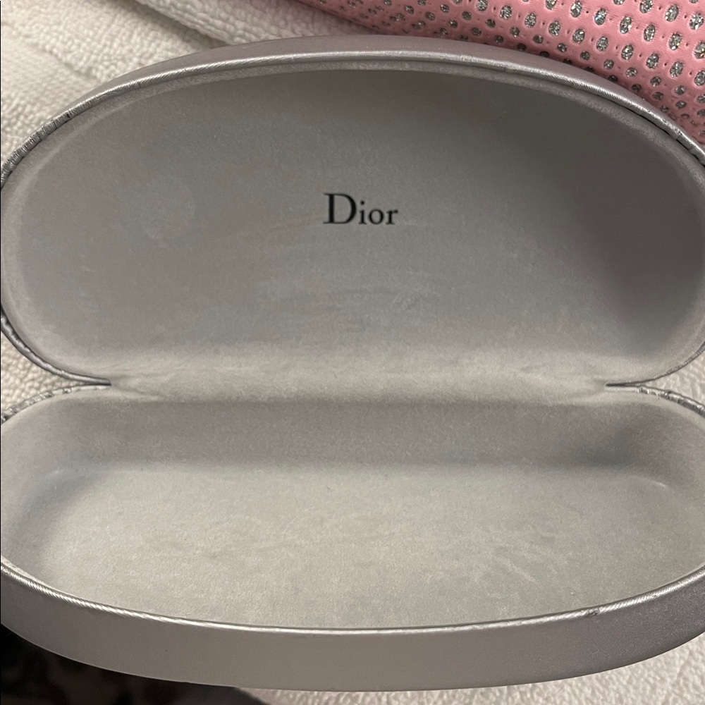 🎀🤍🎀🤍🎀 CHRISTIAN DIOR HEART RHINESTONE SUNGLASSES🎀🤍🎀 - Picture 7 of 9